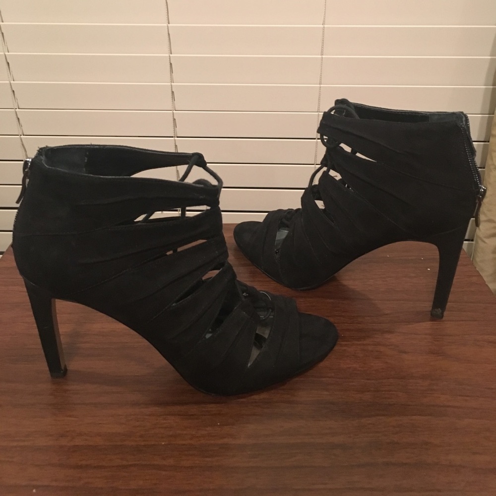 ➡️Final Markdown➡️ BCBGen Black Lace-up Heel
